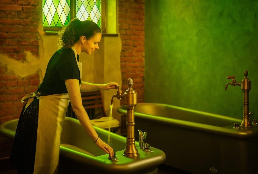 Prague: The Largest Beer SPA with Unlimited Beer Consumption - The atmosphere and staff