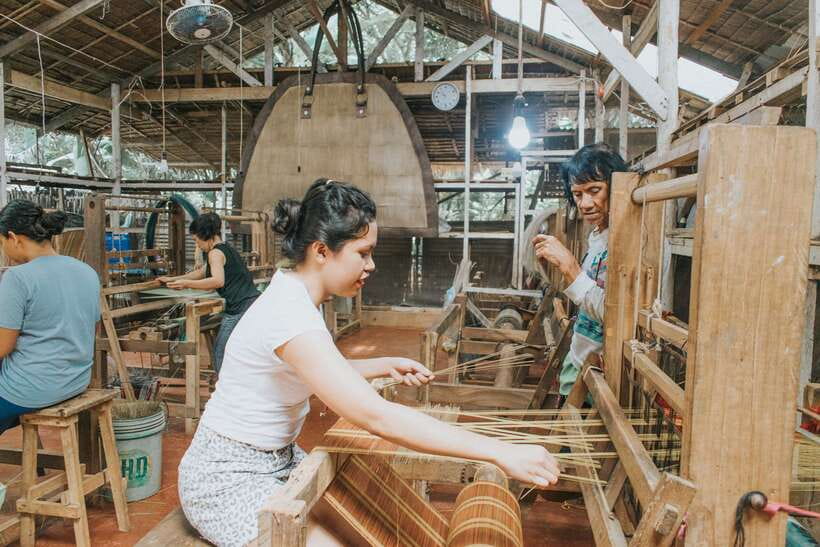 Puerto Princesa: Half-Day City Tour with Optional Massage - Guides, vans, and group size