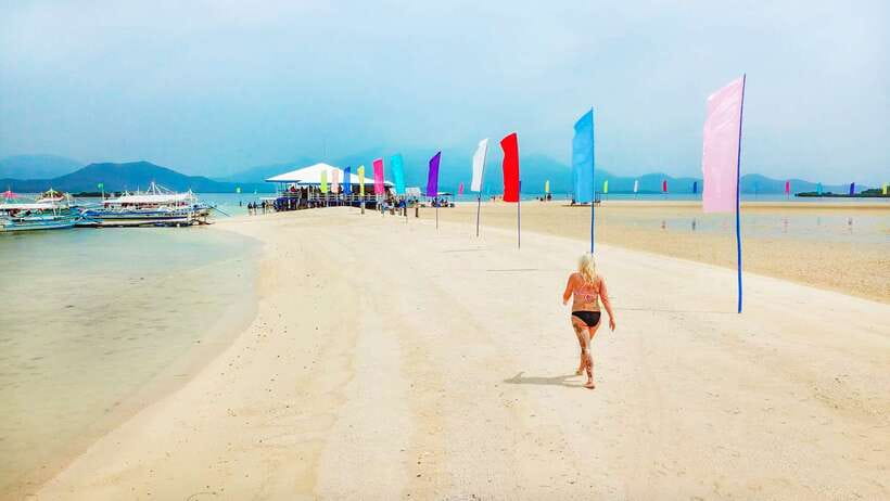 Puerto Princesa: Honda Bay Island Hopping & Optional Massage - Guides, Crew, and Group Atmosphere