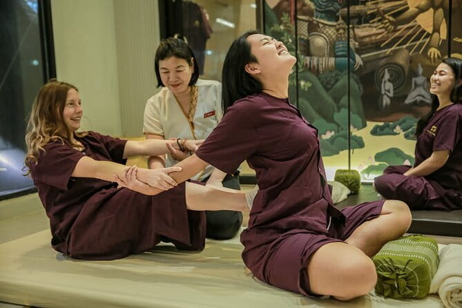 Rest And Relax Massage - Traditional Thai Massage In Bangkok / Sukhumvit - What happens at Rest And Relax Massage