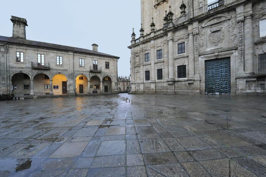 Santiago de Compostela: Massage Treatment - Choosing between 30, 60, and 90 minutes