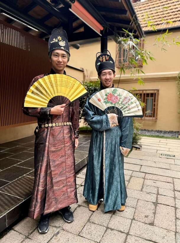 Shanghai Guided Royal Banquet Photo (Incl) with Massage Opt - Entering the Royal Banquet on Beijing West Road