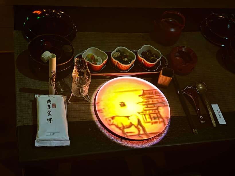 Shanghai Guided Royal Banquet Photo (Incl) with Massage Opt - Why the guide matters