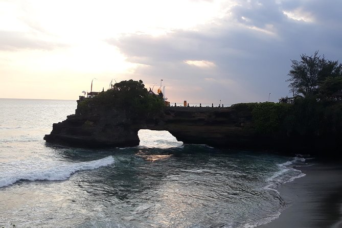 Sunset at Tanah Lot Temple and Spa Tour - Weather, tides, and expectations