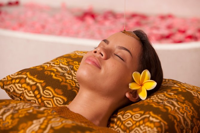 Sweet Dream Couple Treatment by ANJALI SPA - Finishing in the milk flower bath jacuzzi