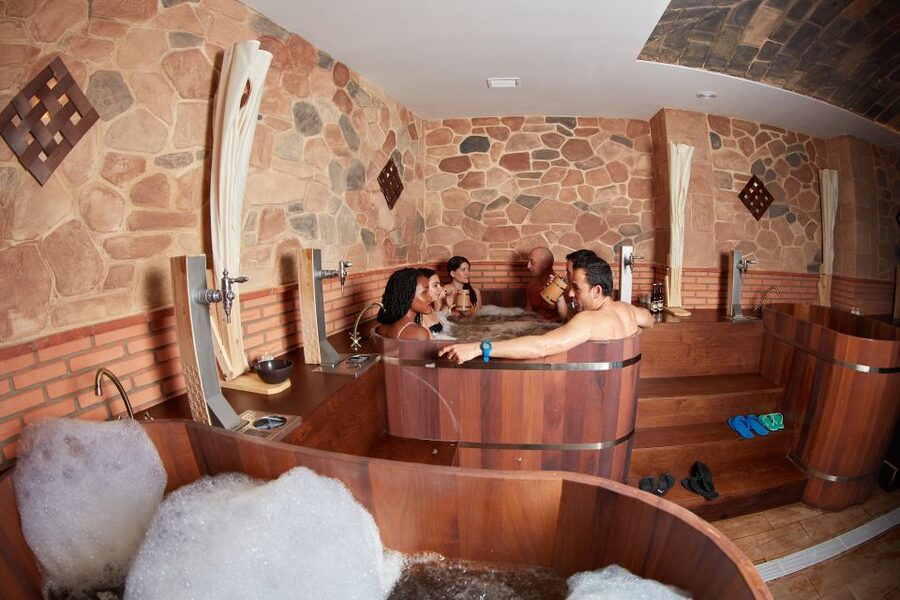Tenerife: Beer Spa Experience with Tastings and Snacks - What the one-hour Tenerife beer spa is really like