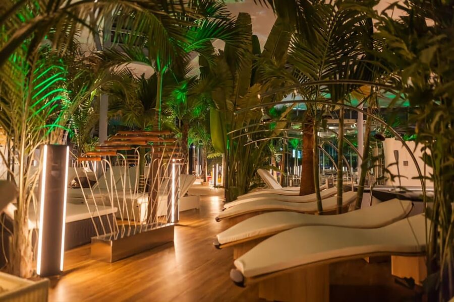 Therme:Spa Day at the biggest oasis of Relaxation《Bucharest》 - The tropical garden is a real part of the appeal