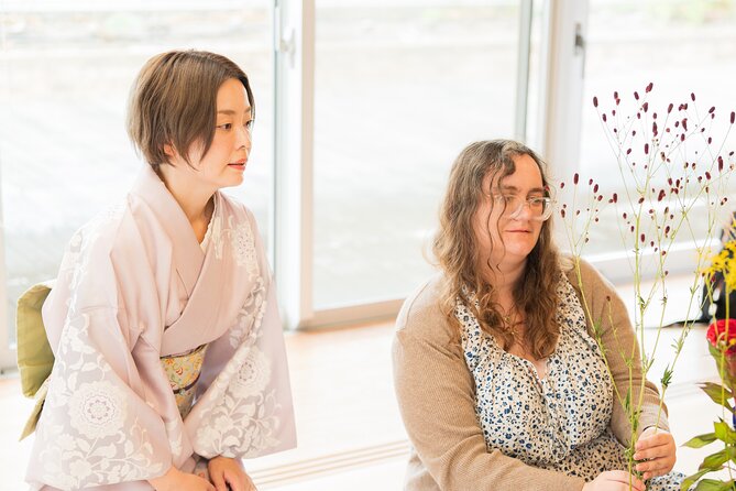 Tokyo Ikebana Wellness Art Experience near Shinjuku - Personal guidance in a group of no more than five
