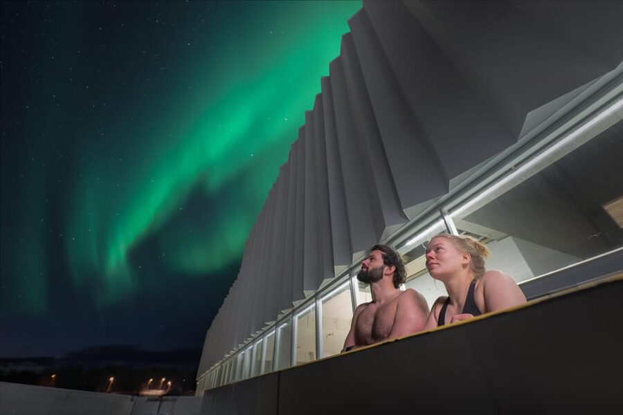 Tromsø: Spa/Pool with Bath, Sauna and Outdoor Heated Pool - Tromsøbadet gives Arctic weather a useful purpose