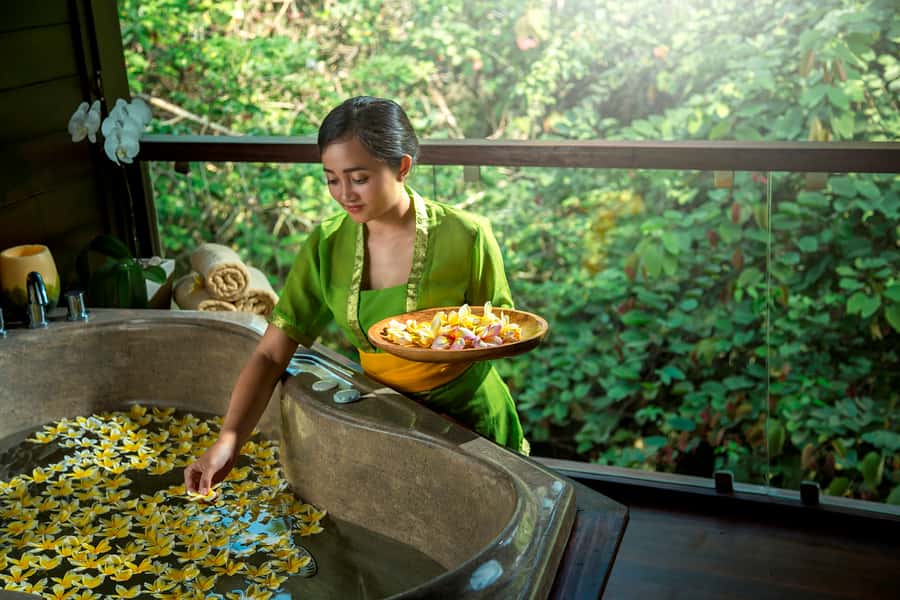 Ubud: Riverside Spa Treatment near Bali Zoo - A waterfall instead of a white-noise machine