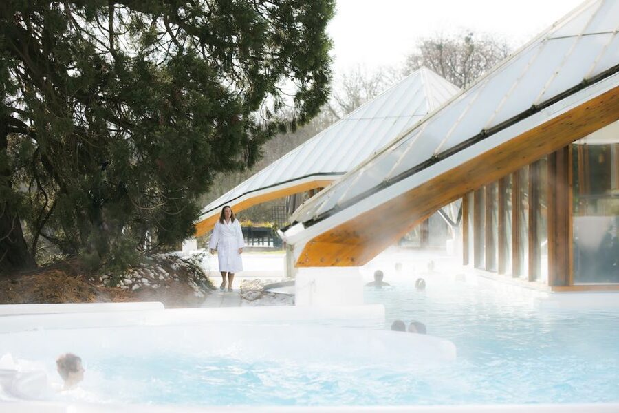 Valkenburg: Thermae 2000 Spa Entry Ticket - Scrub salt, shower products, and simple extras