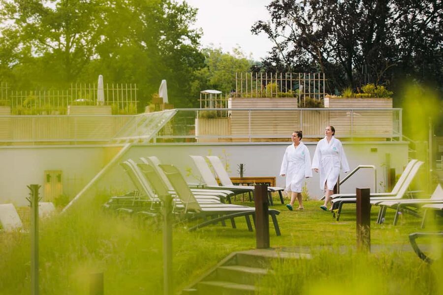 Valkenburg: Thermae 2000 Spa Entry Ticket - The indoor and outdoor thermal pools