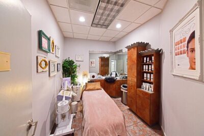 VIP 90-Minute Reflexology & Hot Stone Massage Combo