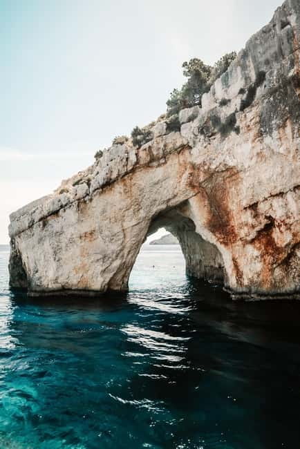 Zakynthos: Shipwreck, Blue Caves and Xigia Natural Spa Tour - The Shipwreck viewpoint gives you the famous picture first